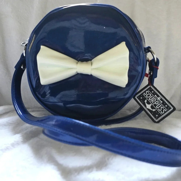 Sourpuss Ship Shape Purse (Retired), Round Glitter Vinyl Crossbody w/Bow, EUC! - Picture 2 of 8